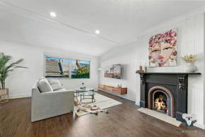 KOZUGURU Darlinghurst Freshly Modernized 3 Bed Terrace 1 Sofa bed NDA029
